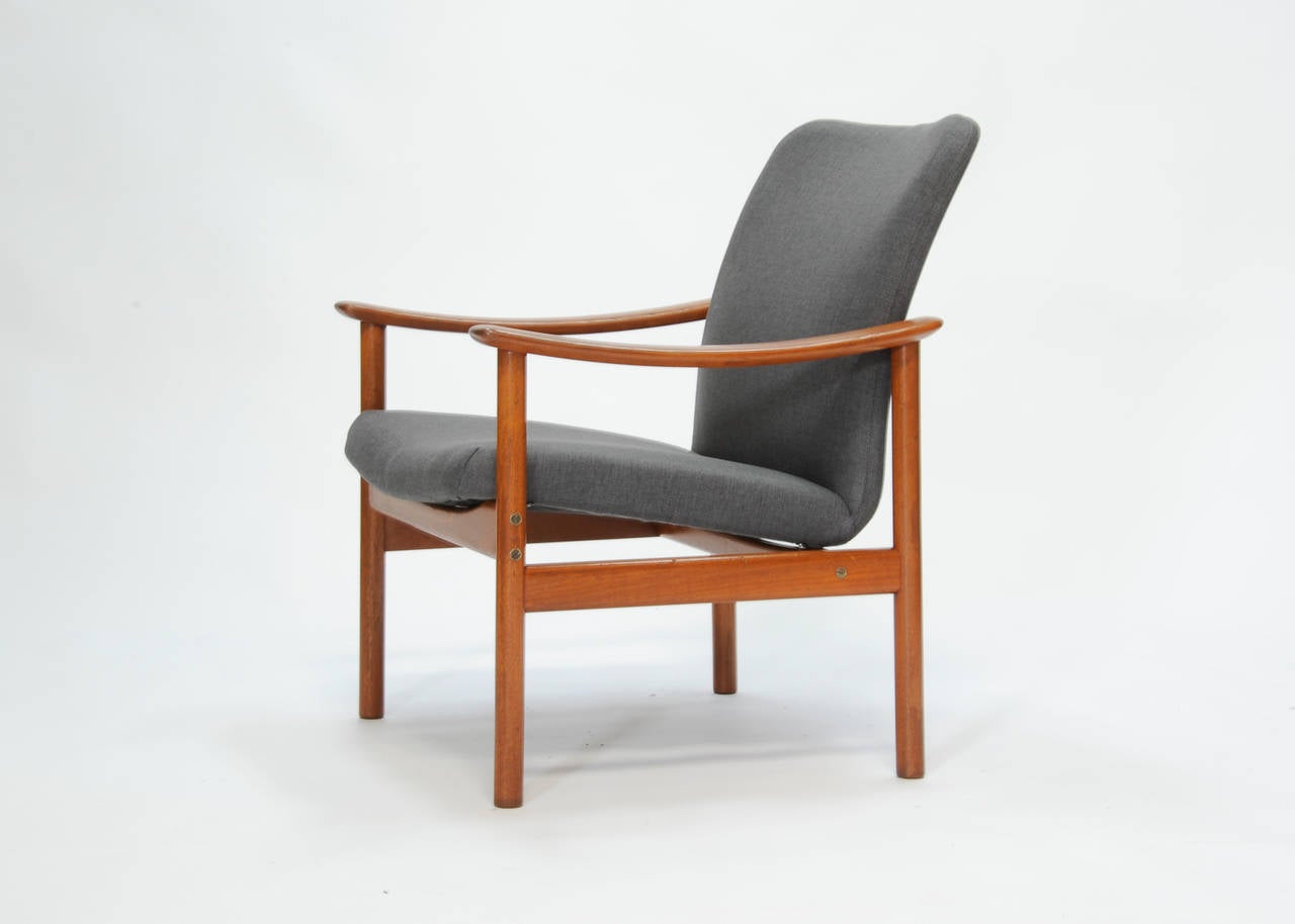 Mid-Century Modern Pair of Ole Wanscher for Frances and Sons Easy Chairs
