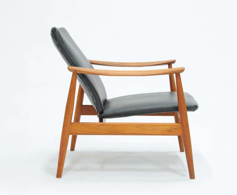 Mid-Century Modern A Pair of Finn Juhl Club Chairs For Frances and Sons