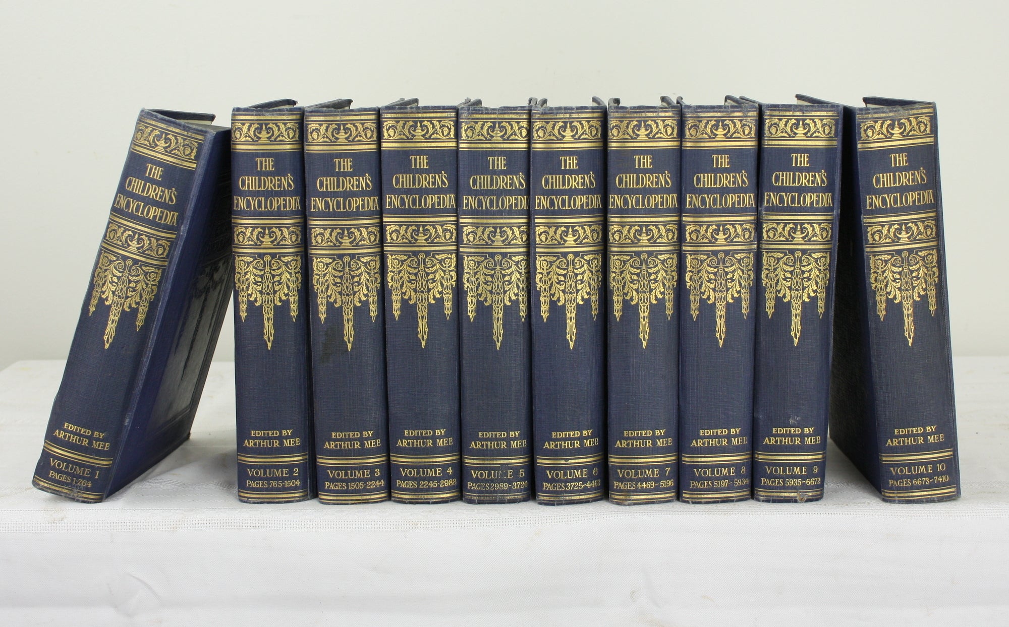 Série complète de The Children's Encyclopedia:: Angleterre:: années 1920:: Ed Arthur Mee