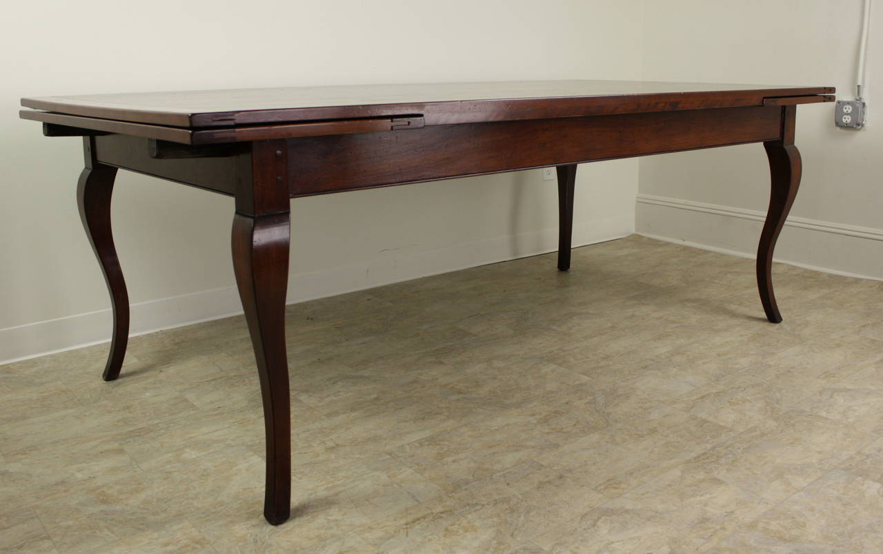 Late 20th Century Generously Proportioned Cherry Draw-Leaf Dining Table