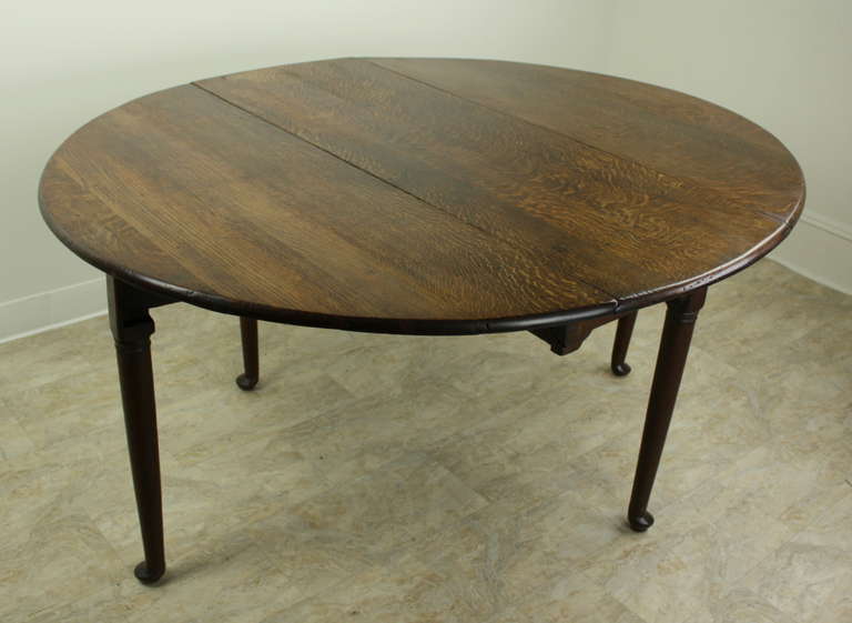 Period English Queen Anne Oak Padfoot Dropleaf Table In Good Condition In Port Chester, NY