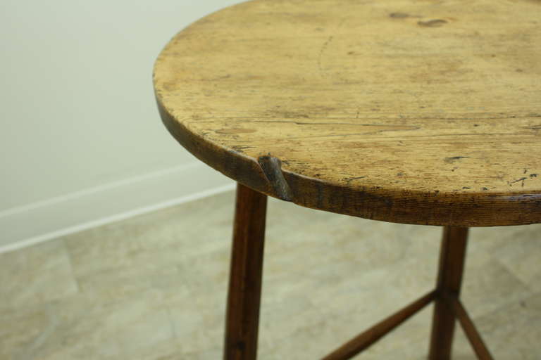 Antique Welsh Pine Cricket Table In Good Condition In Port Chester, NY