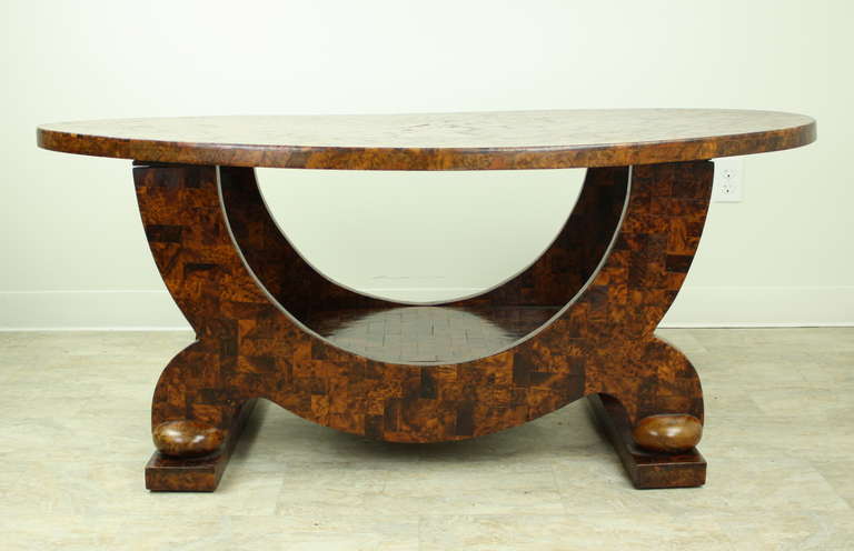 Coffee Table, Very Elegant Art Deco Marquetry In Good Condition For Sale In Port Chester, NY
