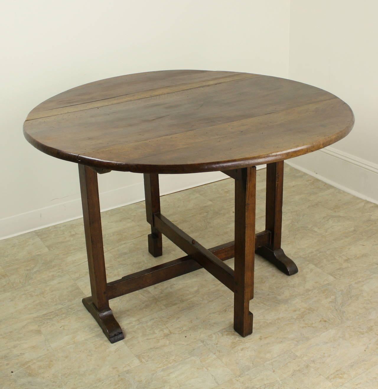 Round Antique Walnut Vendange Table