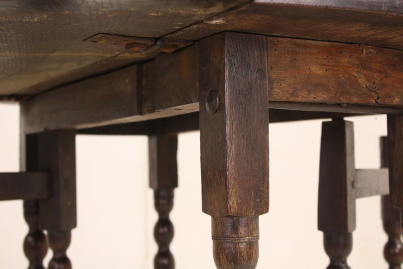 18th Century and Earlier Antique English Oak Period Gateleg Table
