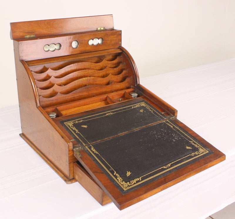 Military Lap Desk, Daily Calendar, English Antique In Excellent Condition In Port Chester, NY