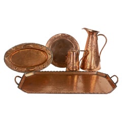 Collection de cinq pièces Art Nouveau cuivre