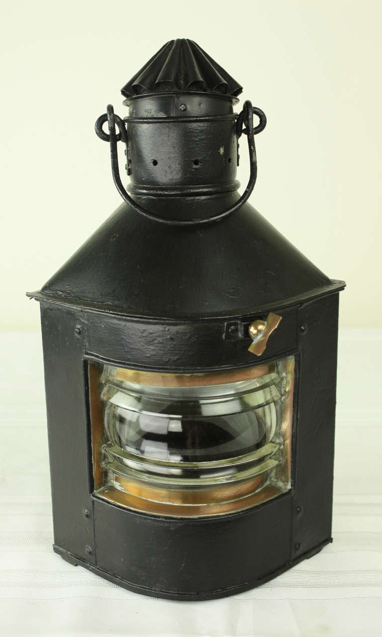 Pair of Antique English Port and Starboard Lanterns In Good Condition In Port Chester, NY