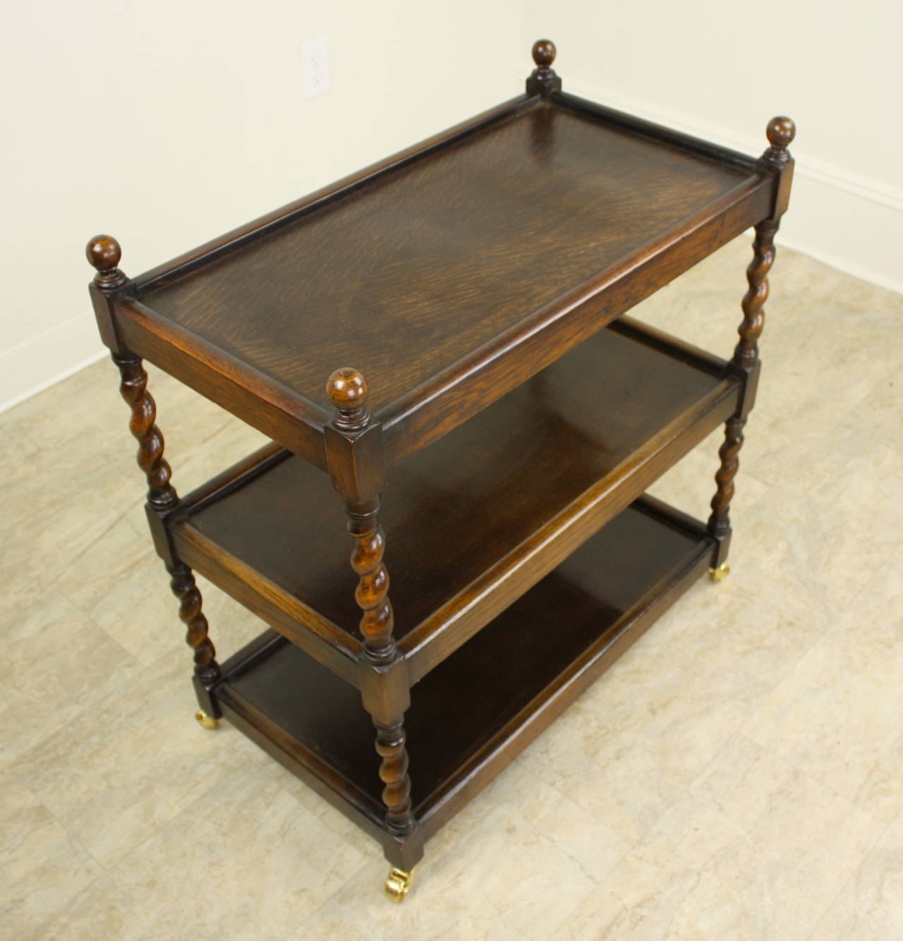 English Oak Tea Cart In Excellent Condition In Port Chester, NY