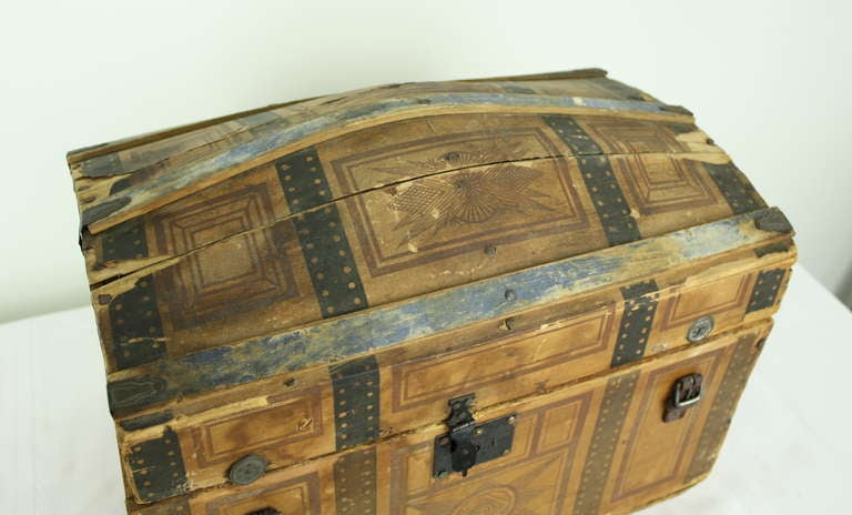 Small Antique English Painted Travelling Trunk 1