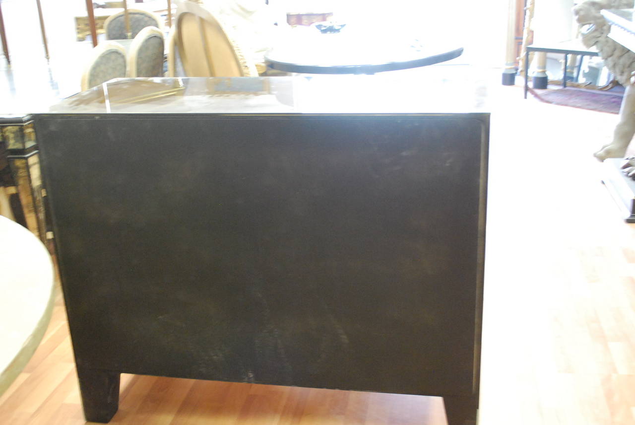 Contemporary Mirrored Six-Drawer Dresser with Lucite Pull In Excellent Condition In West Palm Beach, FL