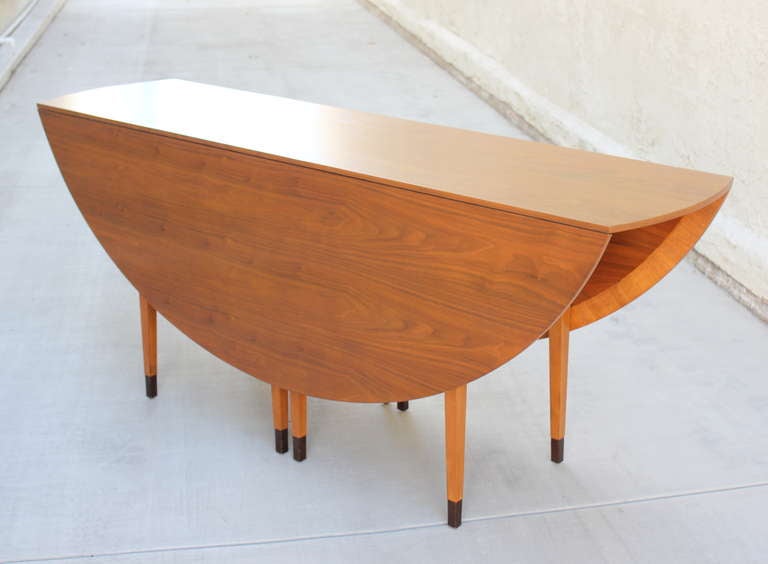 Edward Wormley for Dunbar Oval Dining Table In Excellent Condition For Sale In Los Angeles, CA