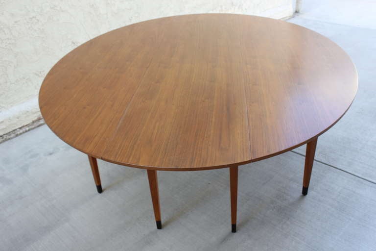 Mid-20th Century Edward Wormley for Dunbar Oval Dining Table For Sale