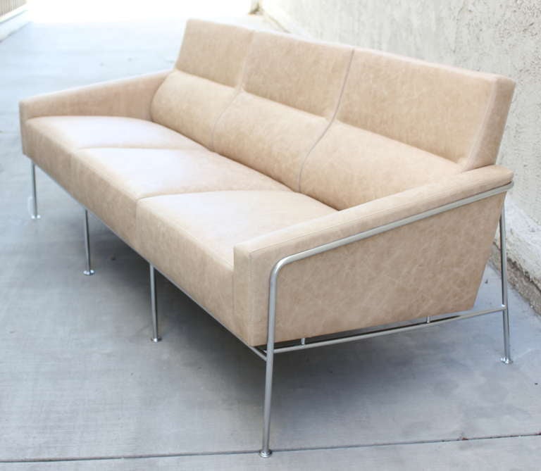 Arne Jacobsen 3300 Leather and Steel Sofa.
Newly upholstered.