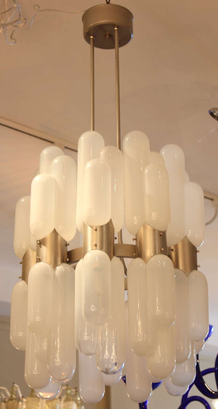 Large Leucos Murano Glass Chandelier In Excellent Condition In Los Angeles, CA