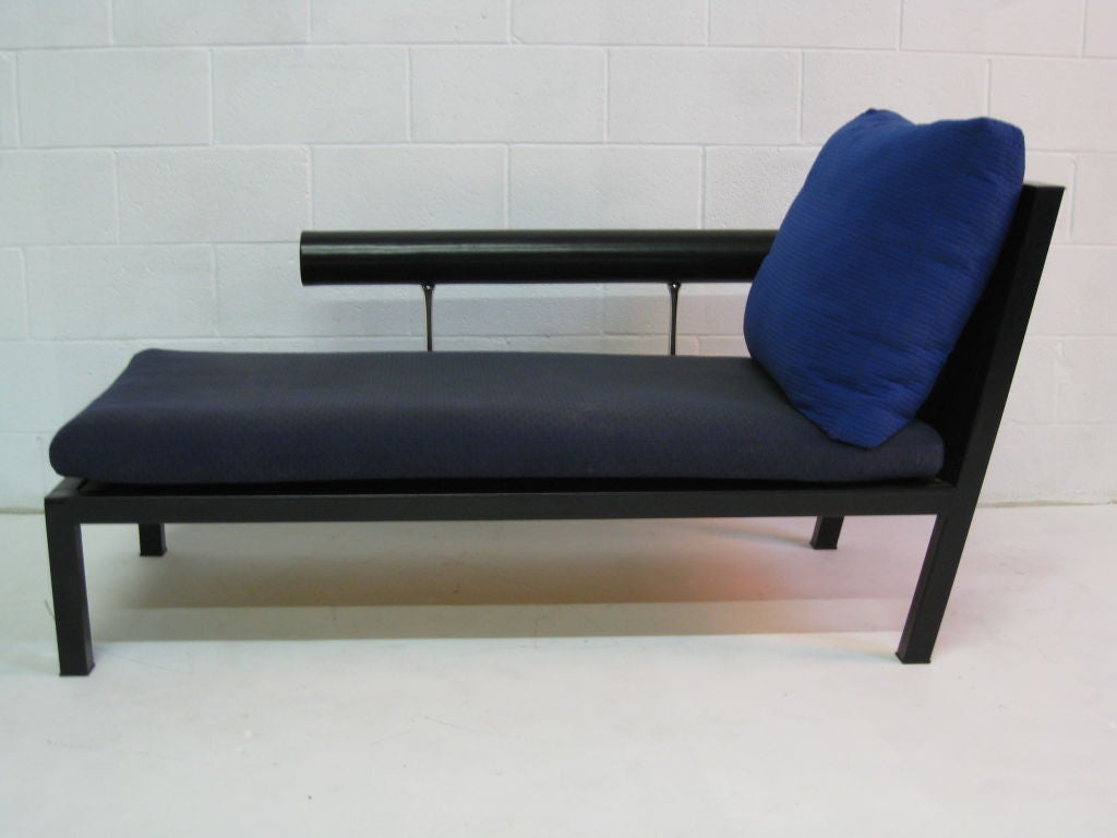 Antonio Citterio Leather Upholstered Chaise Longue For Sale 1