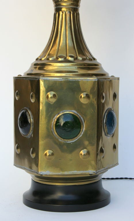 Large  Brass and Glass Moroccan Table  Lamp In Excellent Condition For Sale In Los Angeles, CA