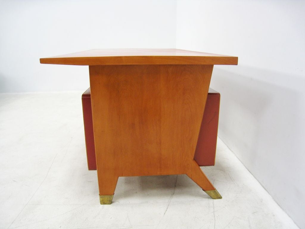 Gio Ponti Desk In Excellent Condition In Los Angeles, CA