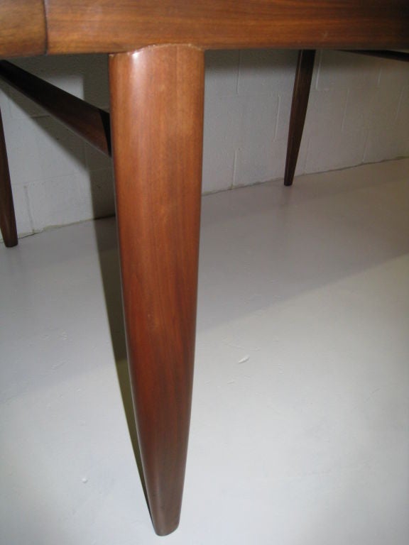 George Nakashima Walnut Dining Table In Good Condition For Sale In Los Angeles, CA
