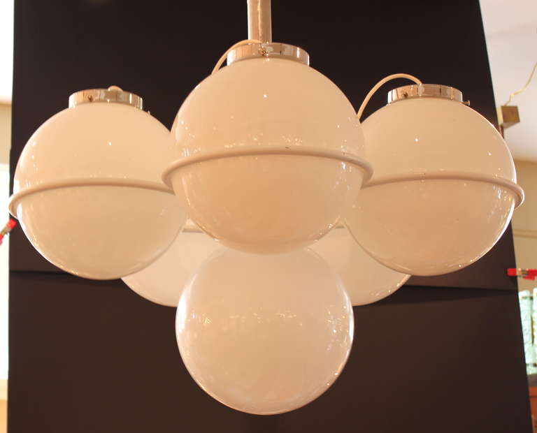Mid-20th Century Large Italian Chandelier in the manner of Gino Sarfatti For Sale