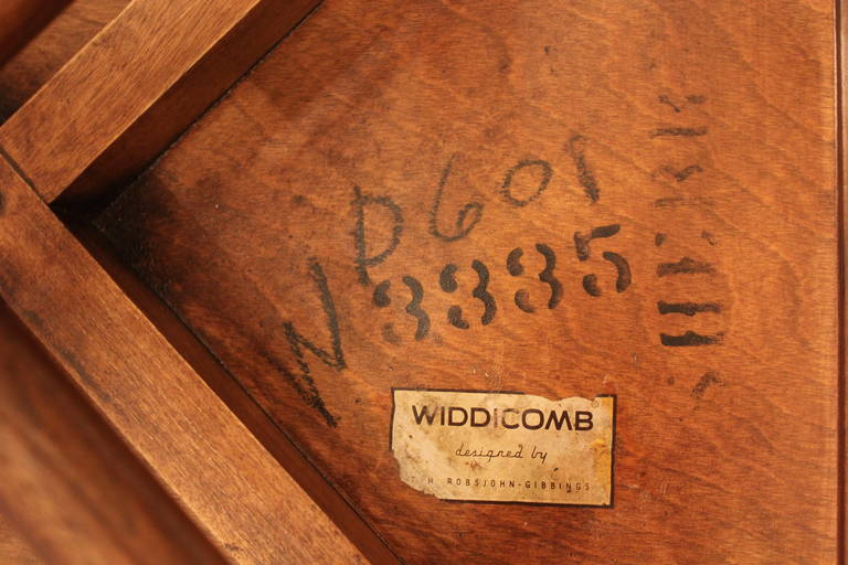 Mid-20th Century Robsjohn-Gibbings Walnut Side Table For Sale