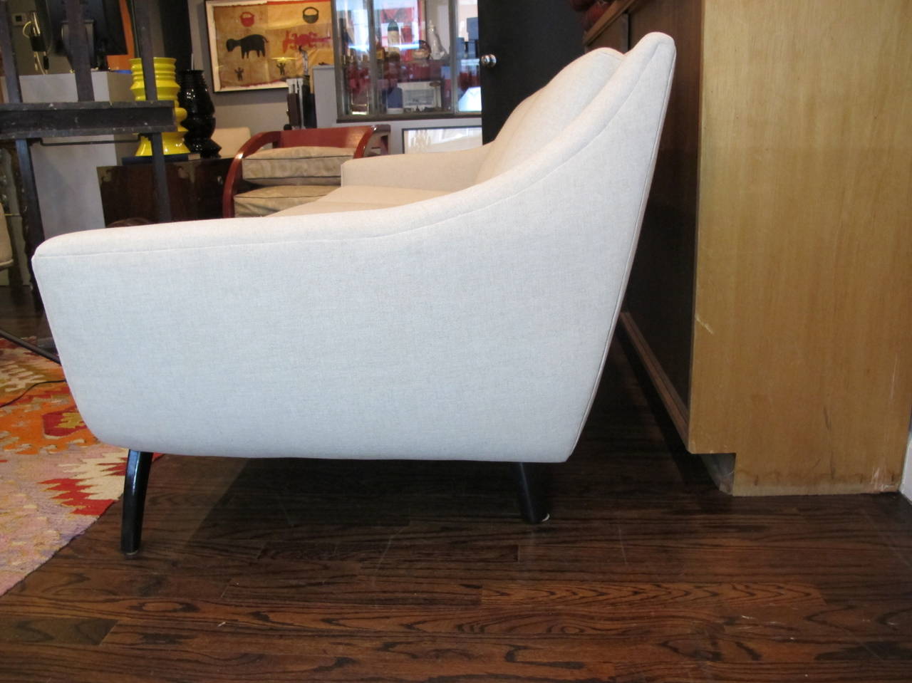 American 1950s Sofa with Black Saber Legs In Excellent Condition In New York, NY