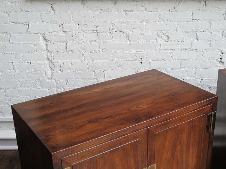 Pair of Campaign Style Oak Bedside Cabinets In Excellent Condition In New York, NY
