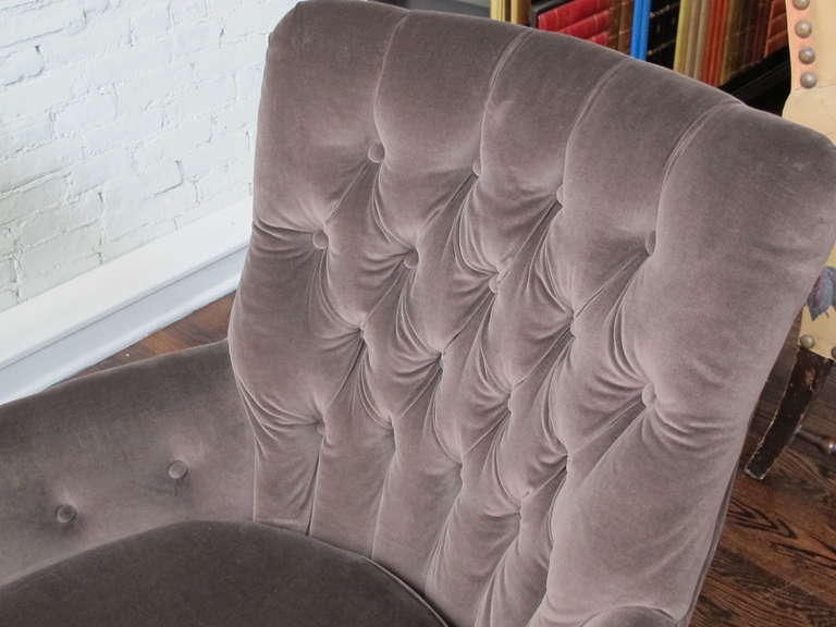 Pair of Brown Velvet Armchairs For Sale 1