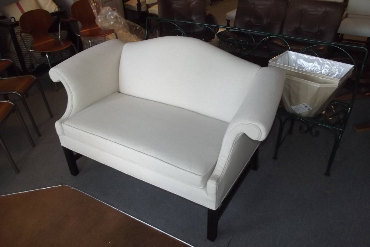 Camel Back Settee In Excellent Condition For Sale In Bridgehampton, NY