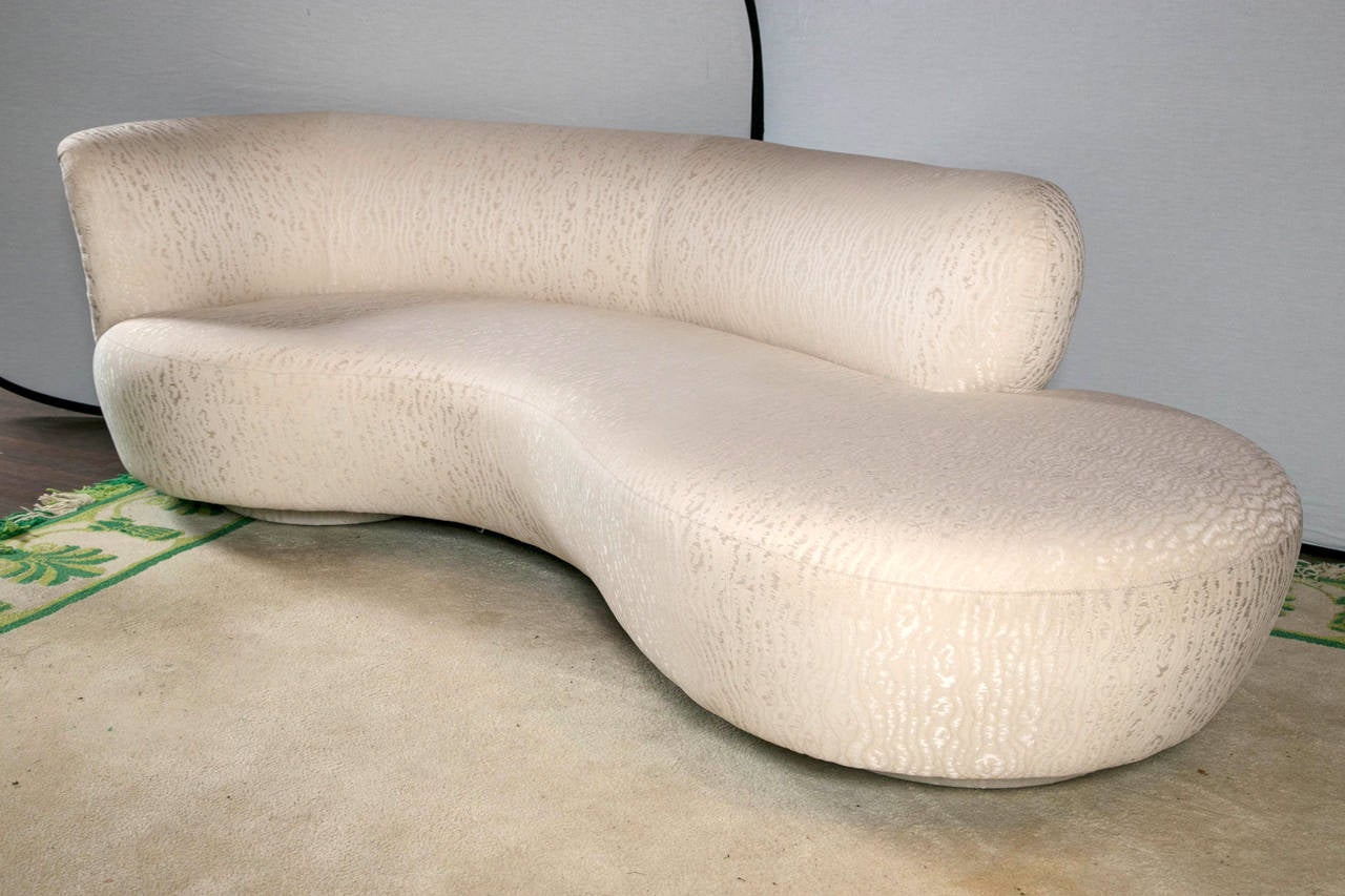 Vladimir Kagan Serpentine or Cloud Sofa In Good Condition In Stamford, CT