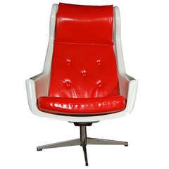 Red and White Midcentury Swivel Chair 7