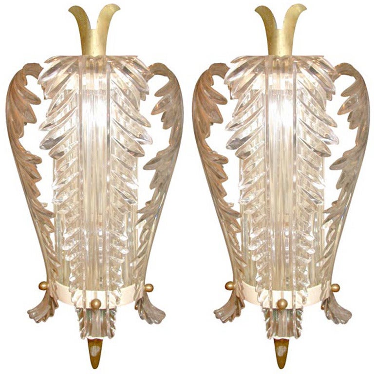 Paire d'appliques en lucite Bagues françaises des années 1940