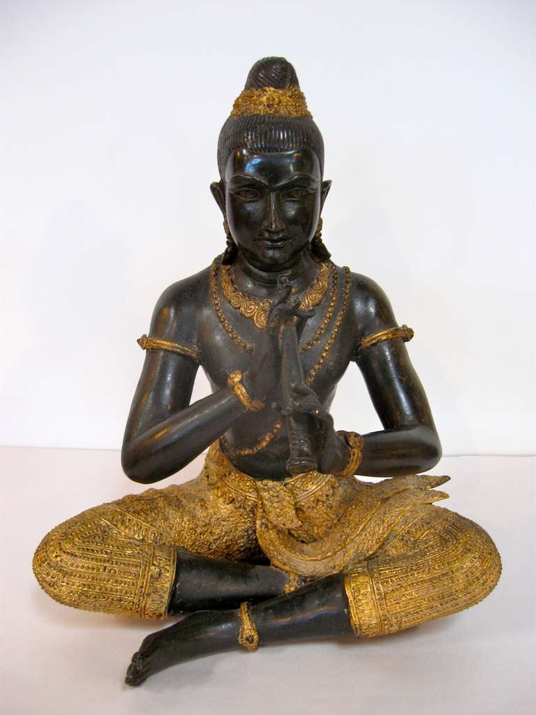 Lovely and graceful bronze figurine, inspired by 