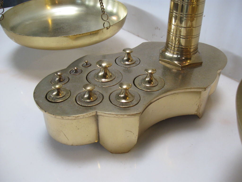 BRASS BALANCE SCALE WITH WEIGHTS 2
