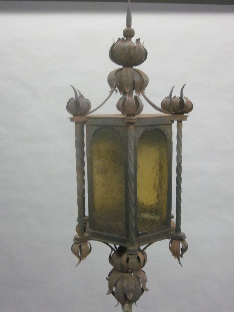 Fait main Paire de lampadaires en fer forgé italien du XVIIe siècle, fabriqués à la main et forgés en vente