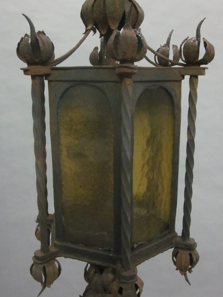 Paire de lampadaires en fer forgé italien du XVIIe siècle, fabriqués à la main et forgés Bon état - En vente à New York, NY