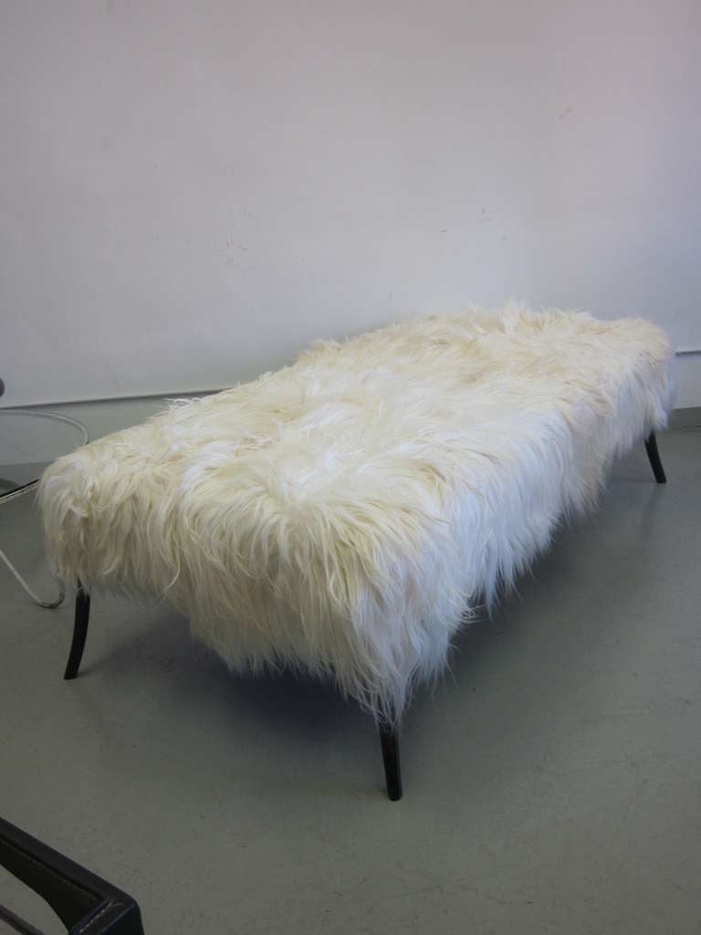 Large Long Hair Italian Mid-Century Modern Style Goatskin Bench, Ico Parisi For Sale 1