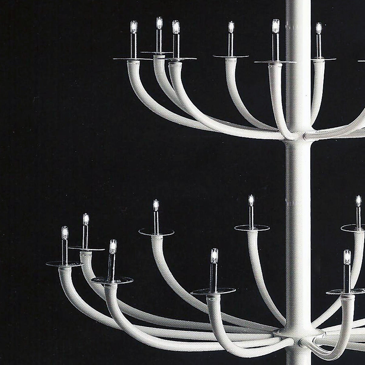 Monumentaler Italienischer Moderner Minimalistischer Kronleuchter aus weißem Murano oder venezianischem Glas (20. Jahrhundert) im Angebot