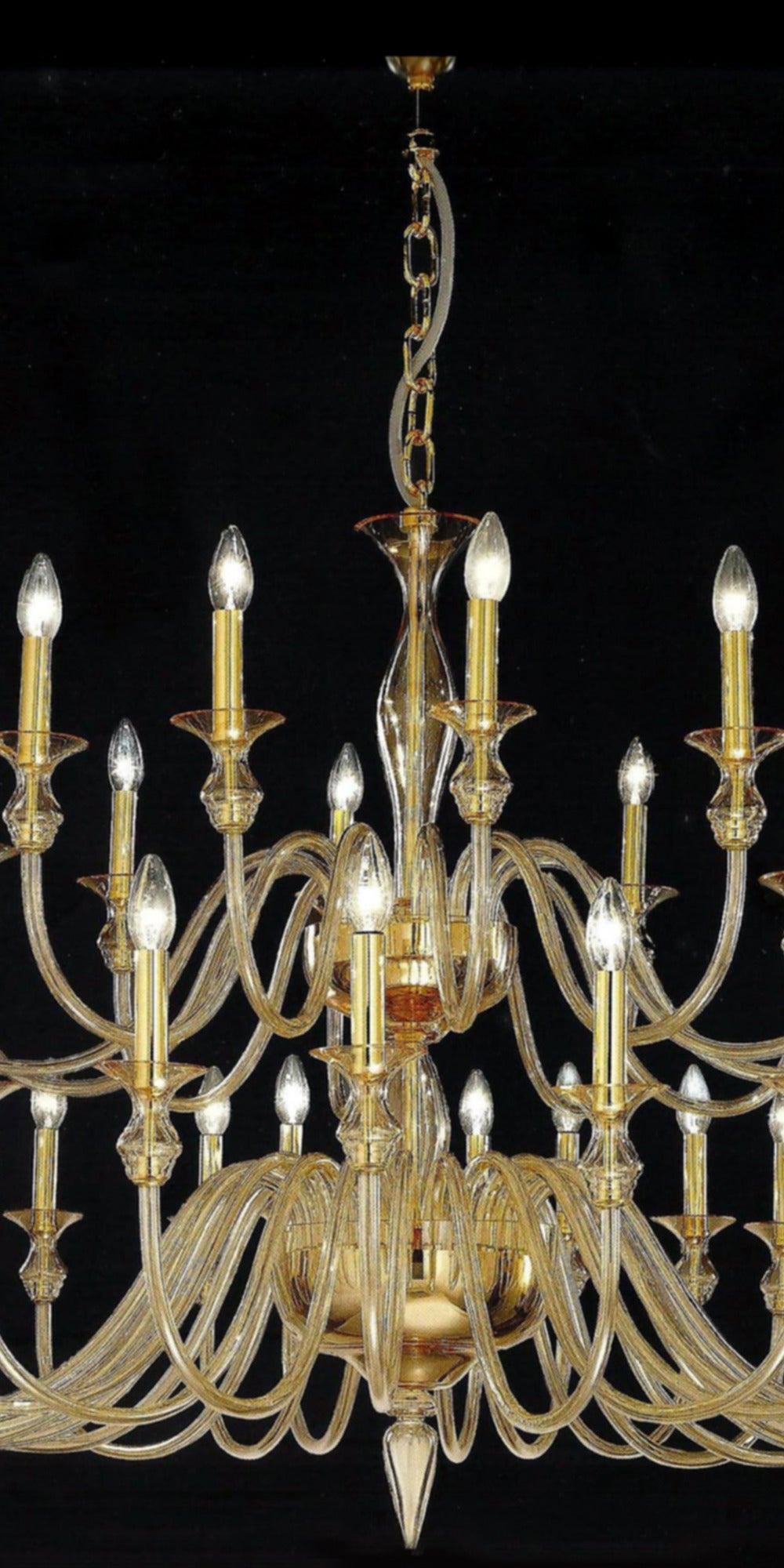 Italiano Grande lampadario neoclassico moderno in vetro ambrato trasparente di Murano/Venezia a 36 bracci in vendita