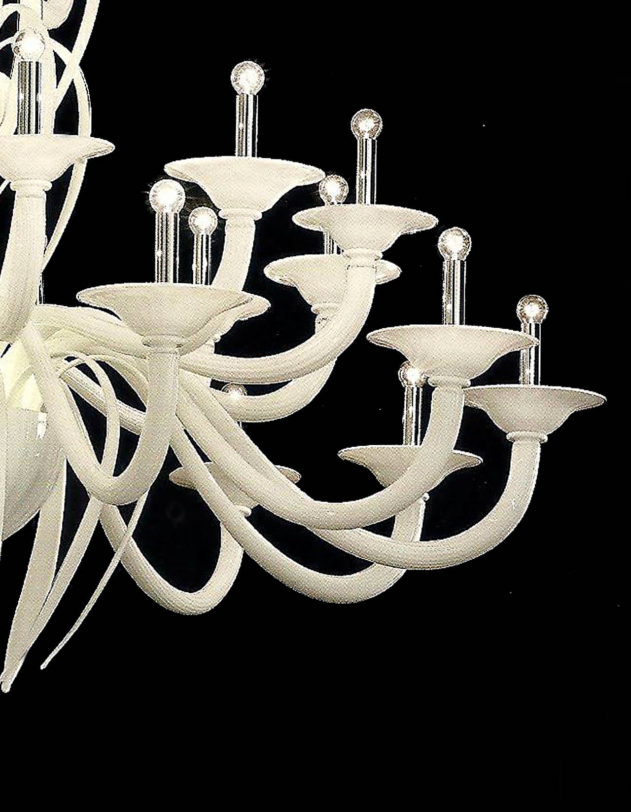 Monumentale lampadario in vetro neoclassico bianco di Murano/Venezia della metà del secolo scorso in vendita 1