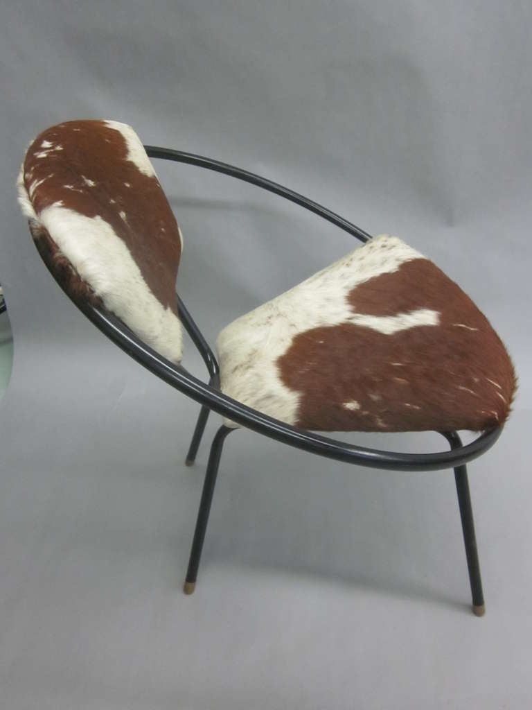 Pair of Italian Mid-Century Modern Cowhide Lounge Chairs Attr. to Ico Parisi  In Good Condition For Sale In New York, NY