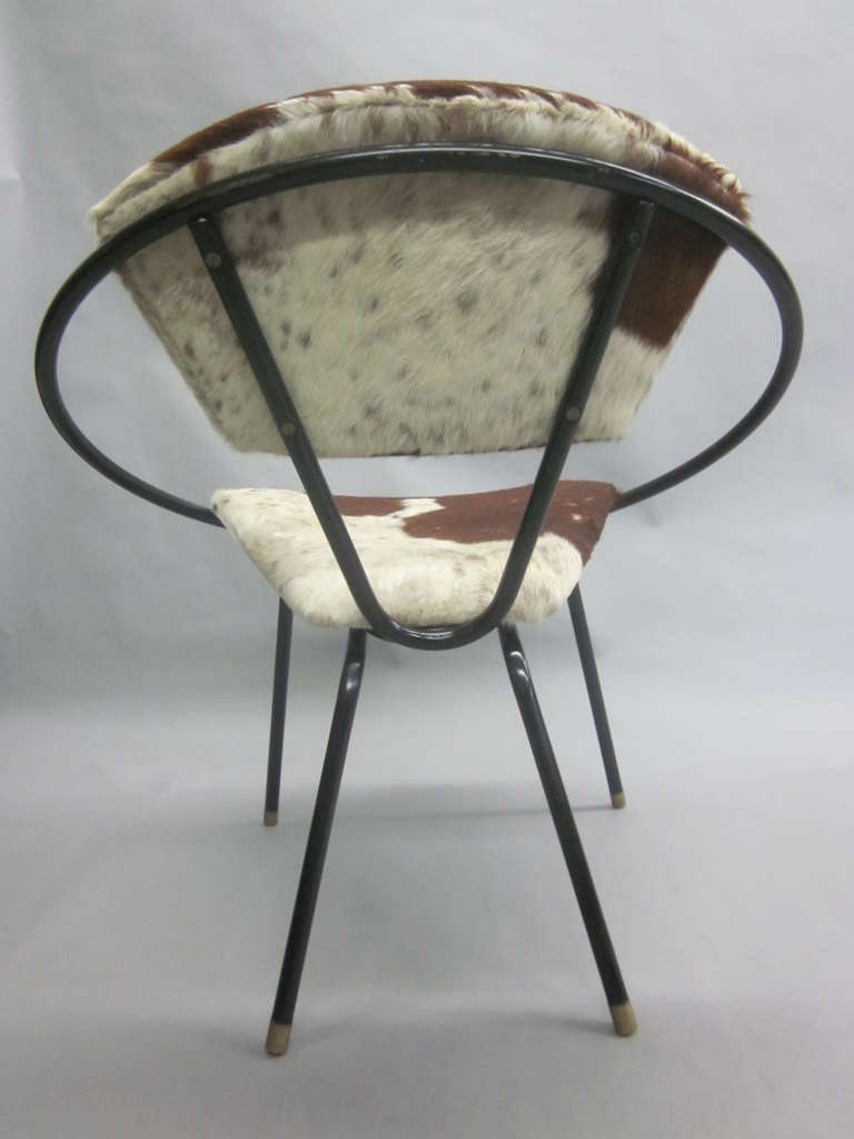 Paire de chaises longues italiennes modernes du milieu du siècle dernier en cuir de vache attribuée à Ico Parisi en vente 1