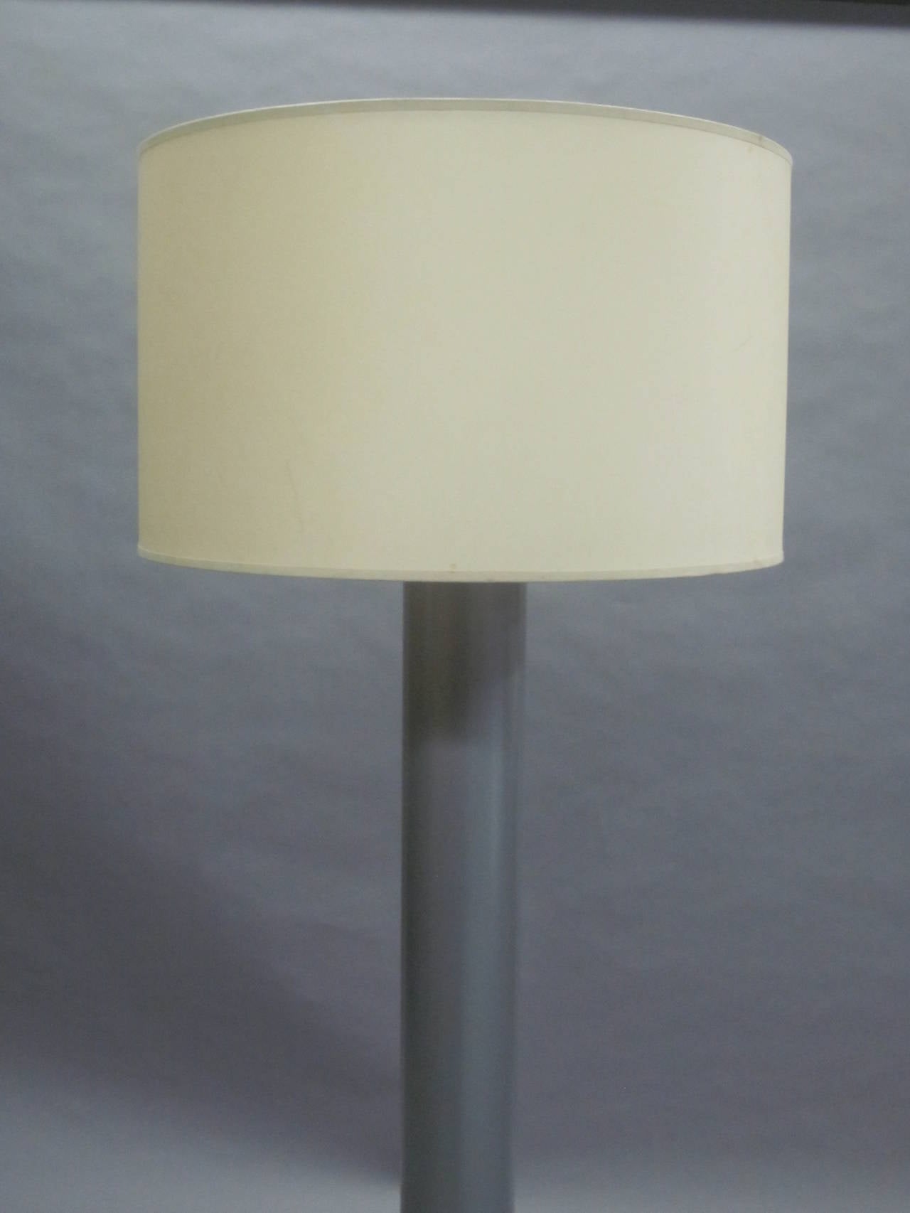 Late 20th Century Pair of French Mid-Century Modern Enameled Steel Floor Lamps, 1970 For Sale