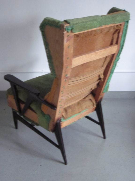 Milieu du XXe siècle Paire de grandes chaises longues italiennes à dossier à oreilles, de style mi-siècle moderne, Carlo Mollino en vente