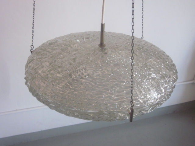 Suédois Pendentif en verre moderne suédois à double anneau de Carl Fagerlund pour Orrefors en vente