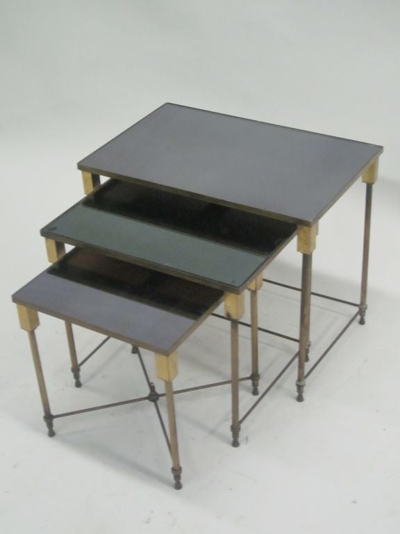 Chic Set of Three Modern Neoclassical French Nesting Tables by Maison Jansen In Good Condition In New York, NY