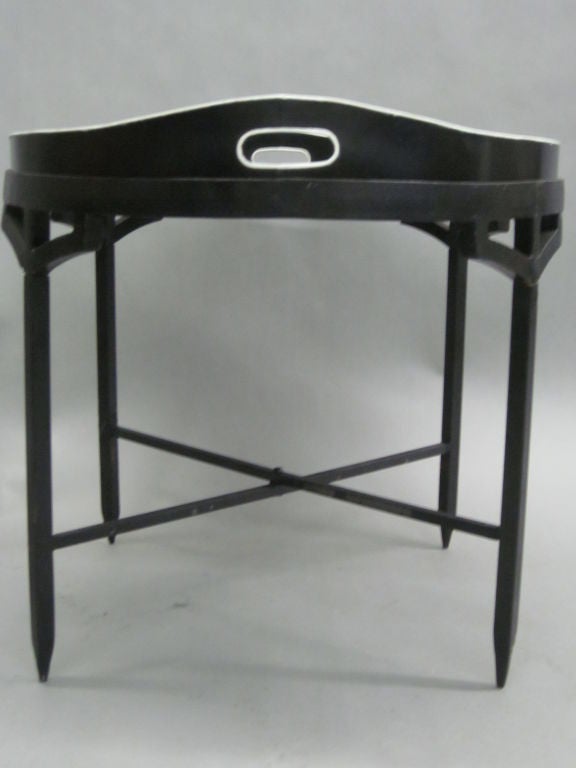 French Mid-Century Iron Coffee Table with Tole Skull & Cross Bones Serving Tray In Good Condition In New York, NY
