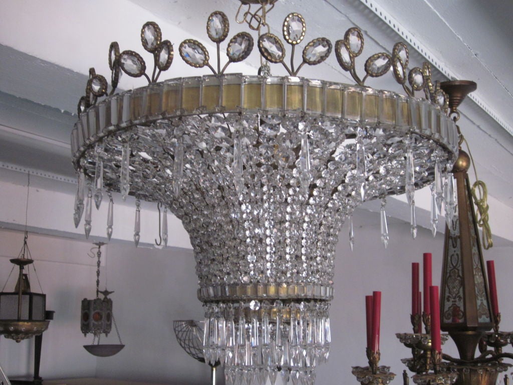 Mid-20th Century Exquisite French Chandelier by Maison Bagues
