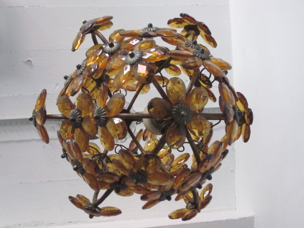 French Mid-Century Cut Amber Crystal Floral Pendant /Chandelier,  Maison Baguès For Sale 2