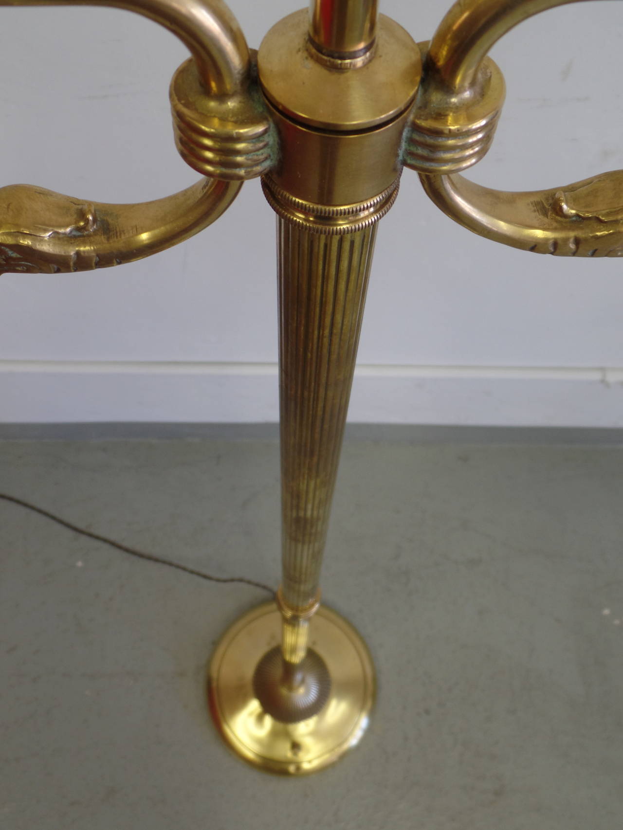 Bronze Pair Italian Mid-Century Brass Floor Lamps Attributed Tomaso Buzzi and Gio Ponti For Sale